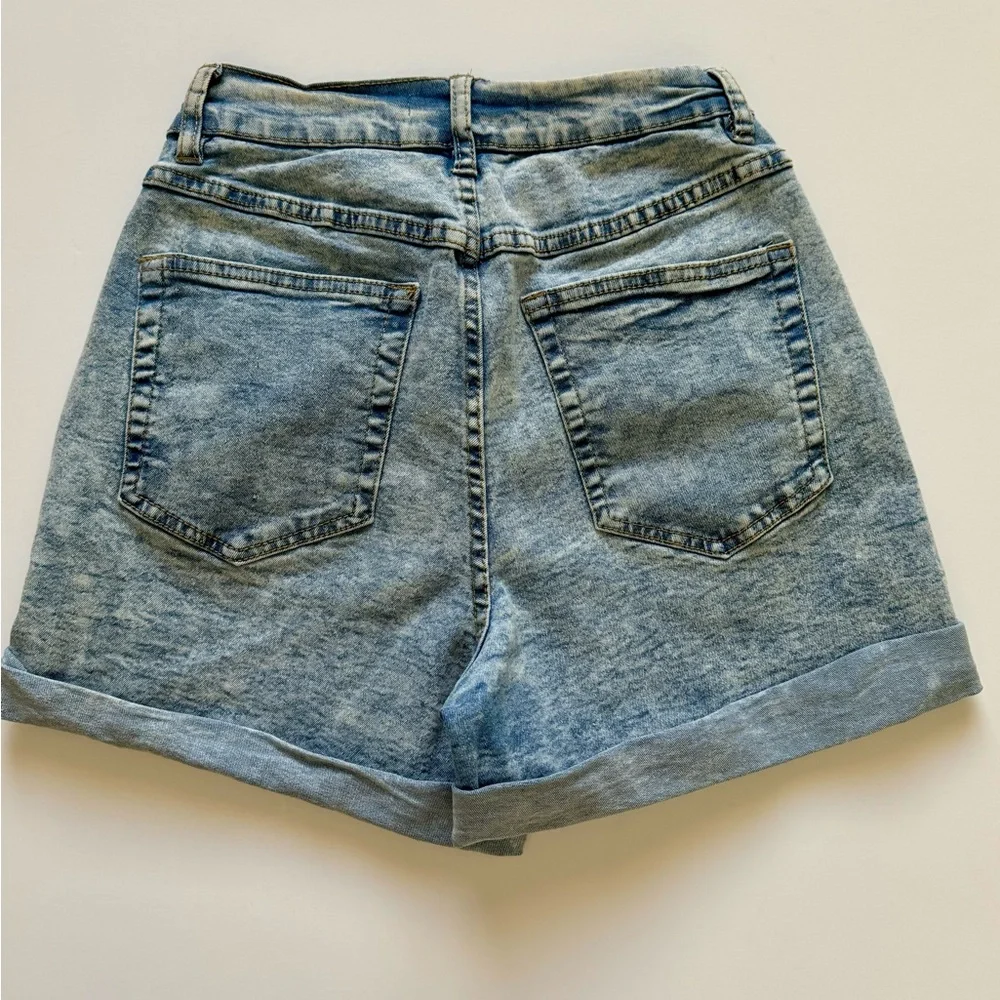 High waisted pleated jean shorts - Picture 7 of 11